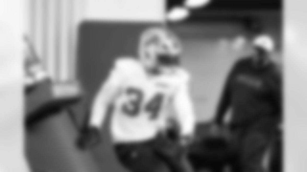 Detroit Lions linebacker Alex Anzalone (34) during practice at the Meijer Performance Center on Dec. 18, 2025 in Allen Park, Mich. (Jeff Nguyen/Detroit Lions)