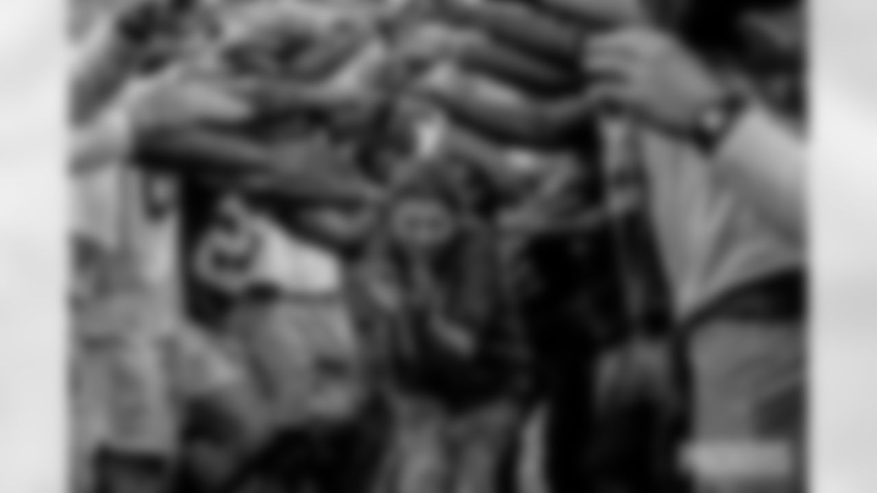 251101_Make a Wish at Practice_ES_02499