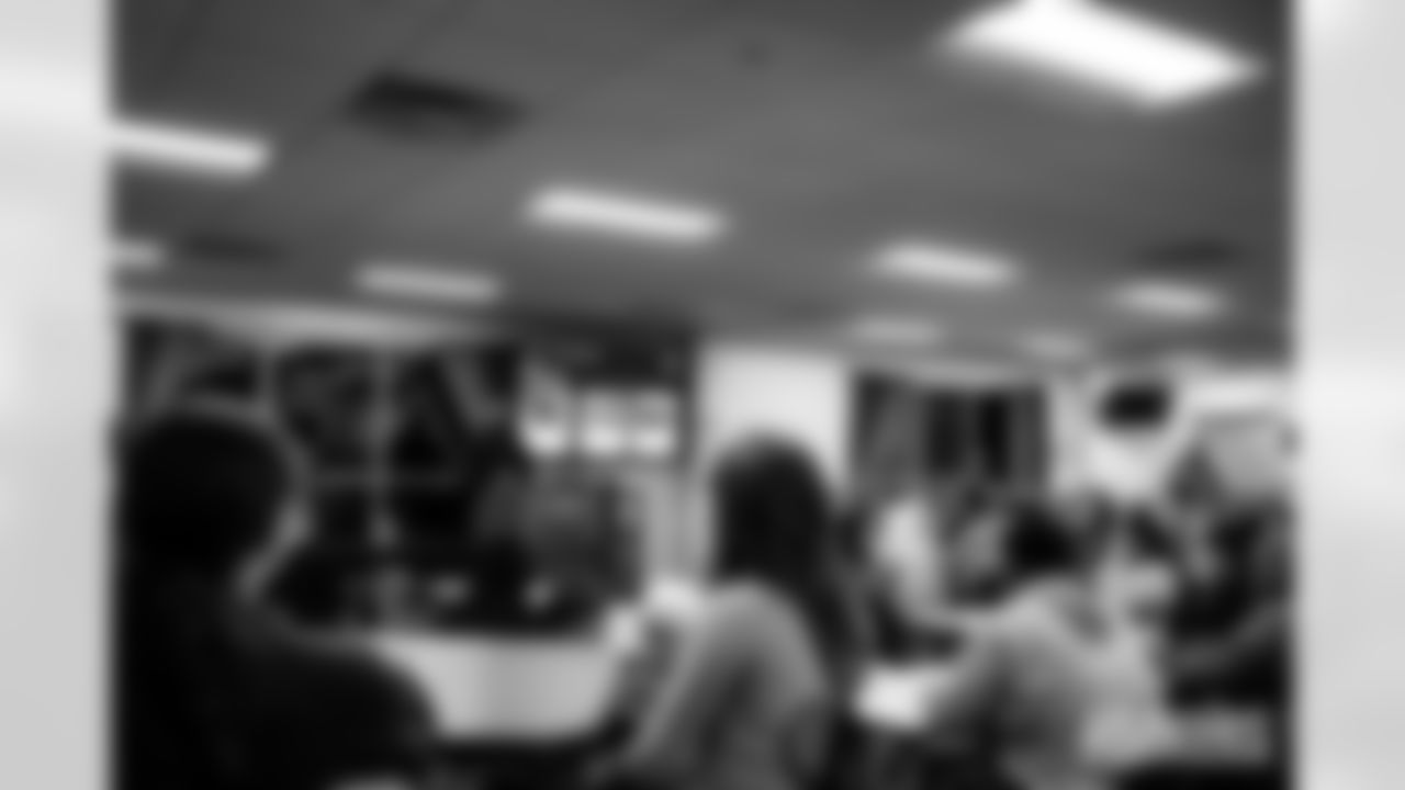 251118_Micah Parsons Boys and Girls Club Visit_MM_0169