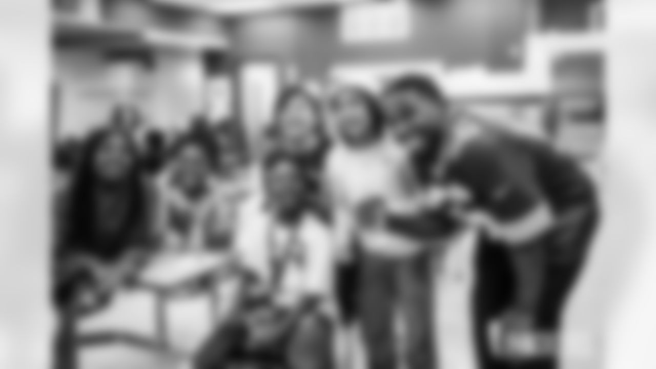 251222_Edgerrin Cooper Toy Drive_MM_0124