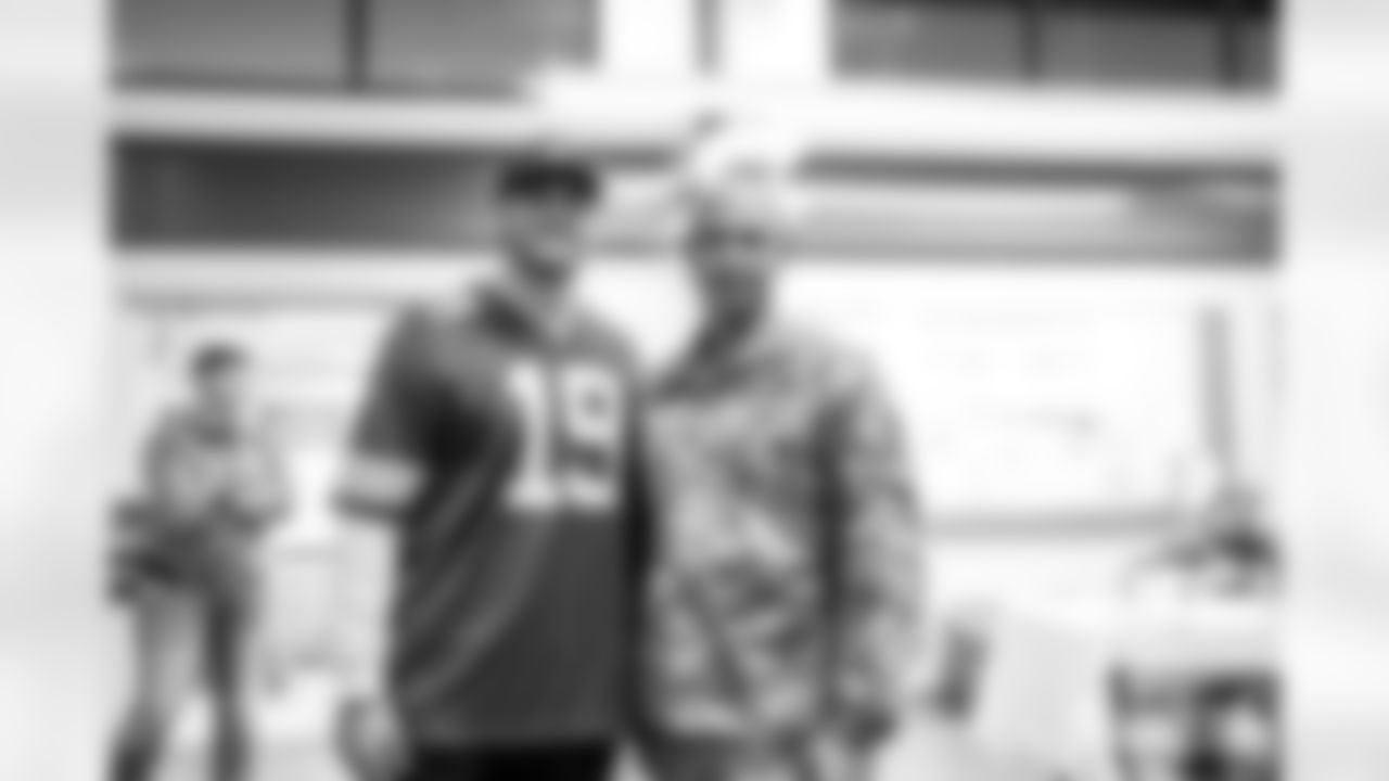 251024_Salute to Service USO Event_MM_2339