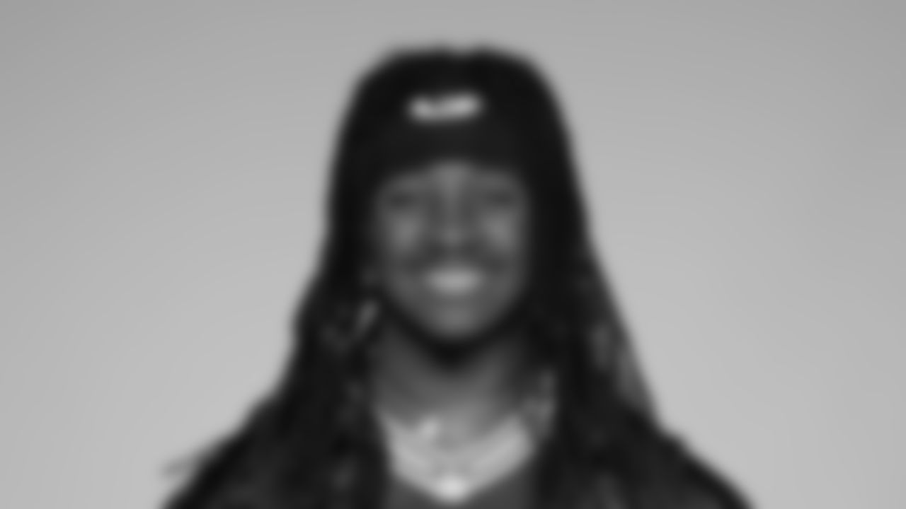 WR Savion Williams