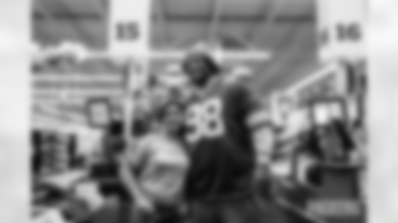 251209_Meijer Shopping_MM_0882