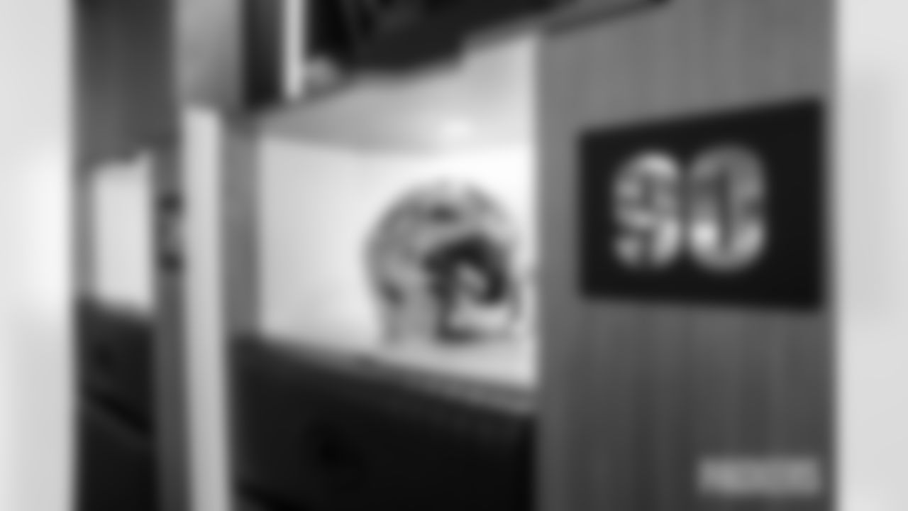 251227_Locker_Room_Equipment-40