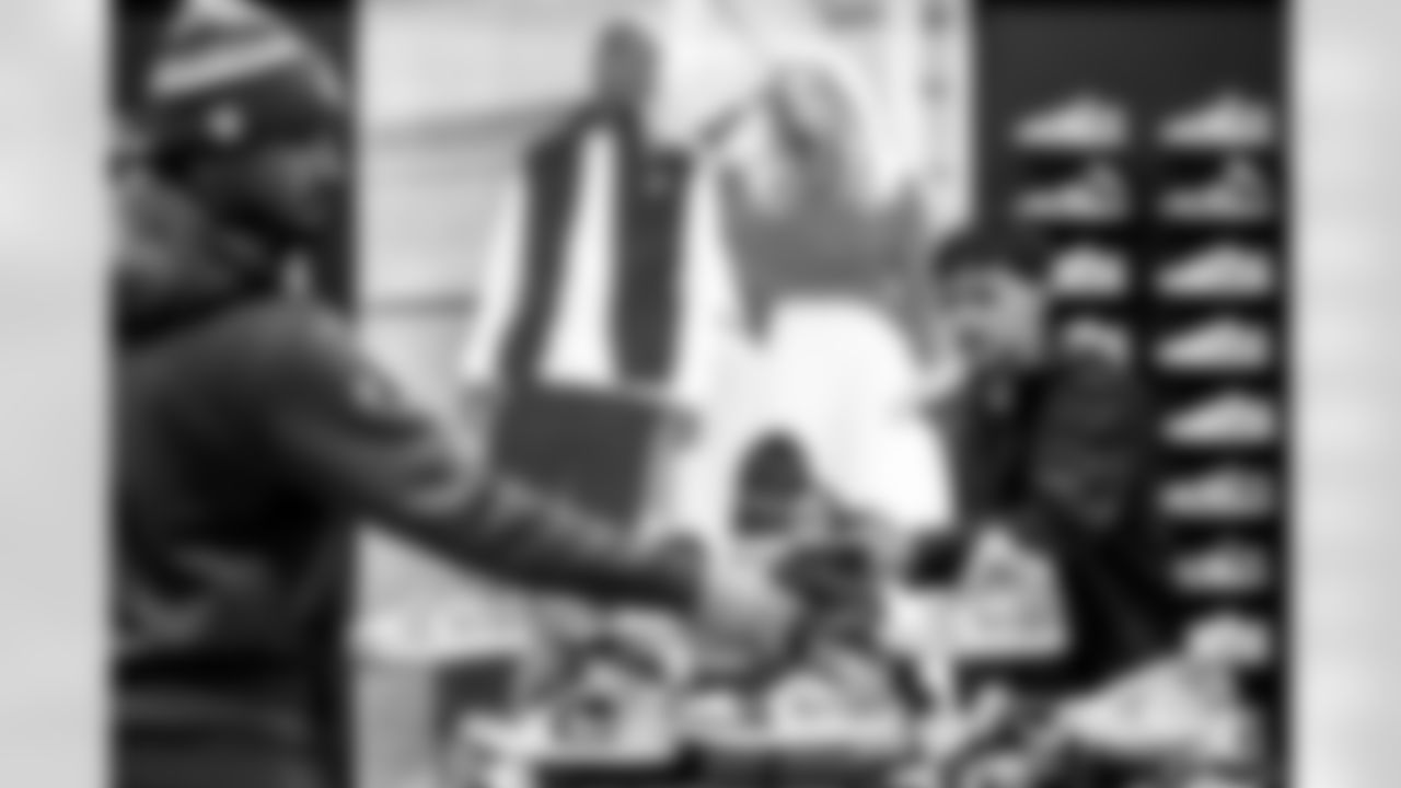 251202_Shop with a Pro_ES_00474