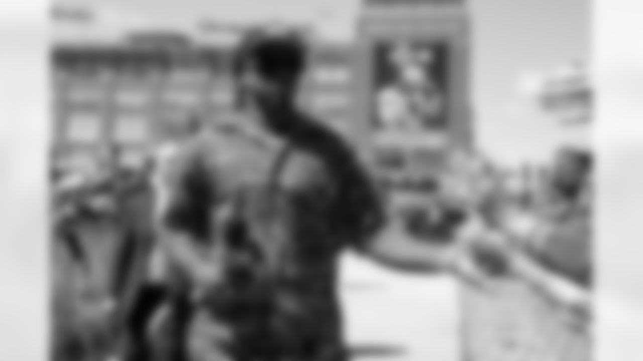 Perry Knotts_NFL-crowd2