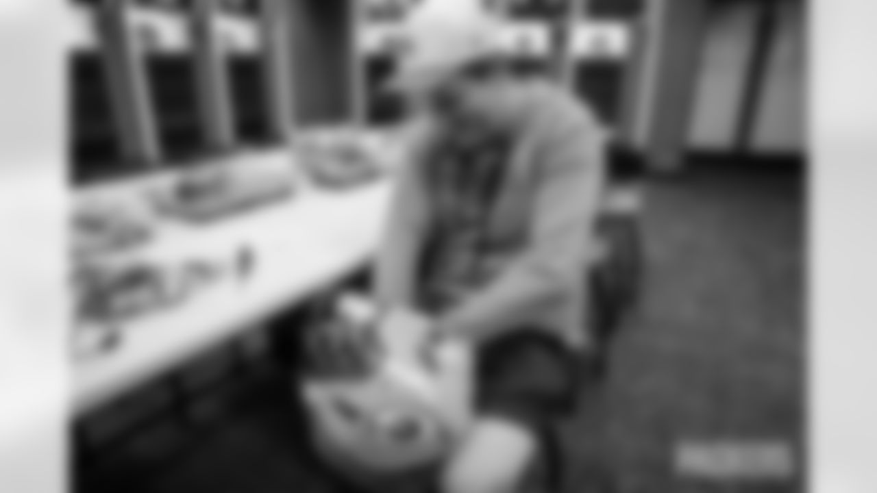 250823-locker-room-bobber-010