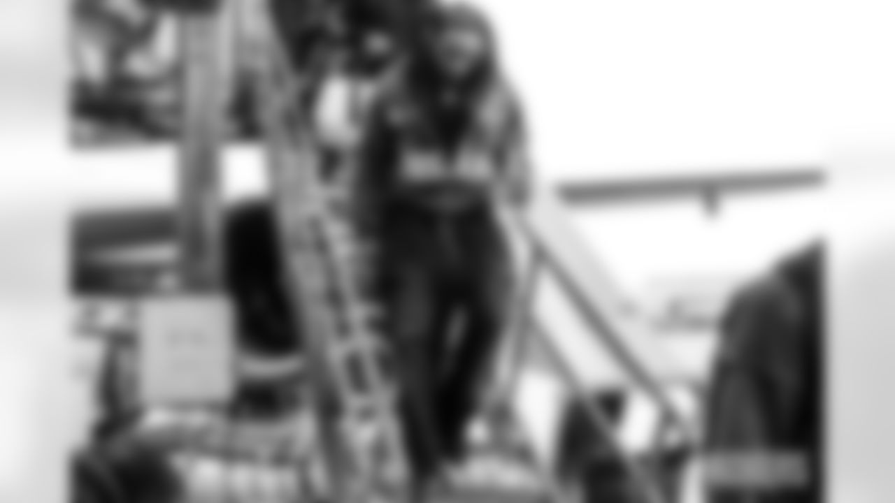 251219_Players arrive in Chicago_MM_0111