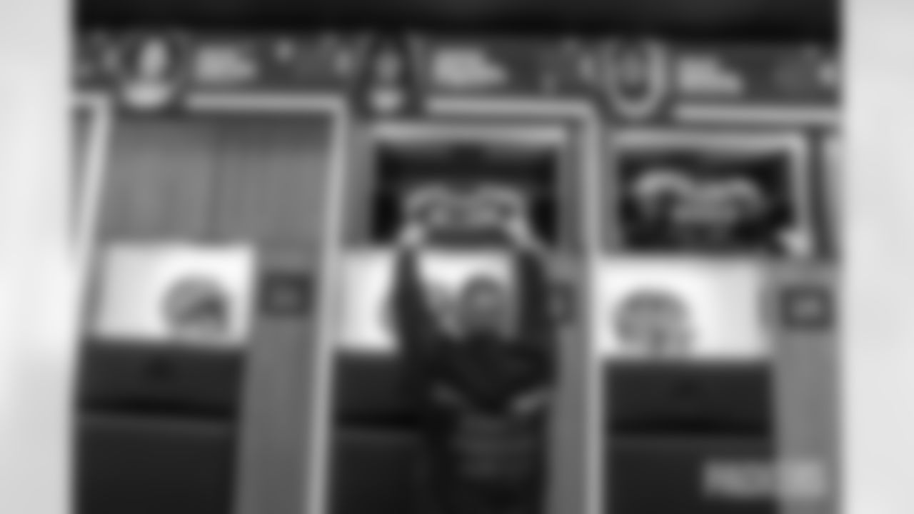 251227_Locker_Room_Equipment-43