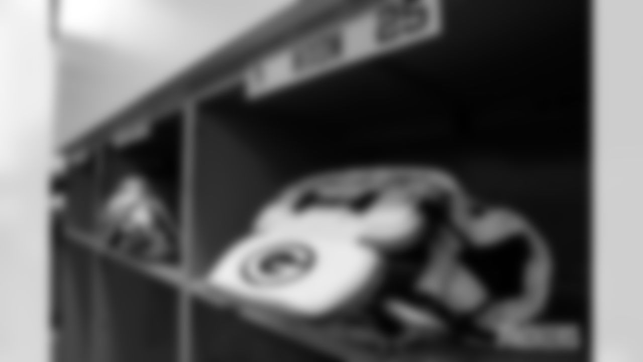 packers-rams-locker-room-A-SH-017