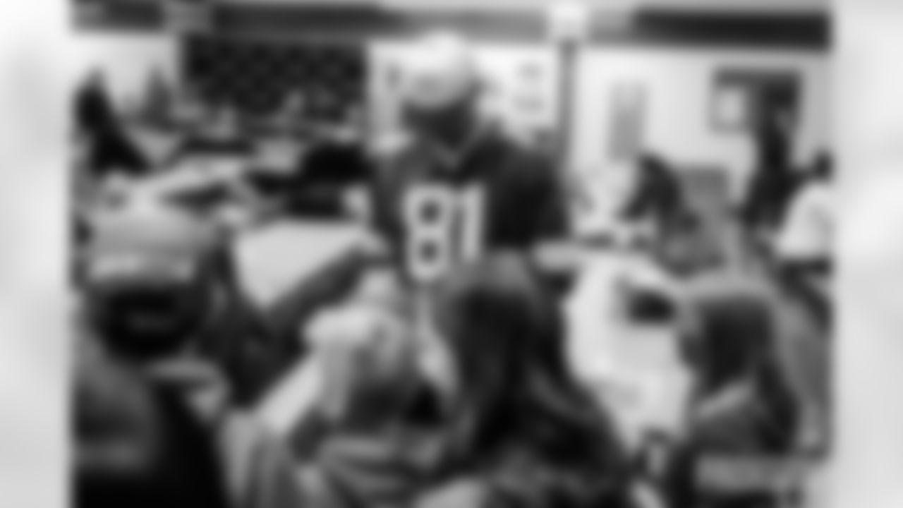 251024_Salute to Service USO Event_MM_1654