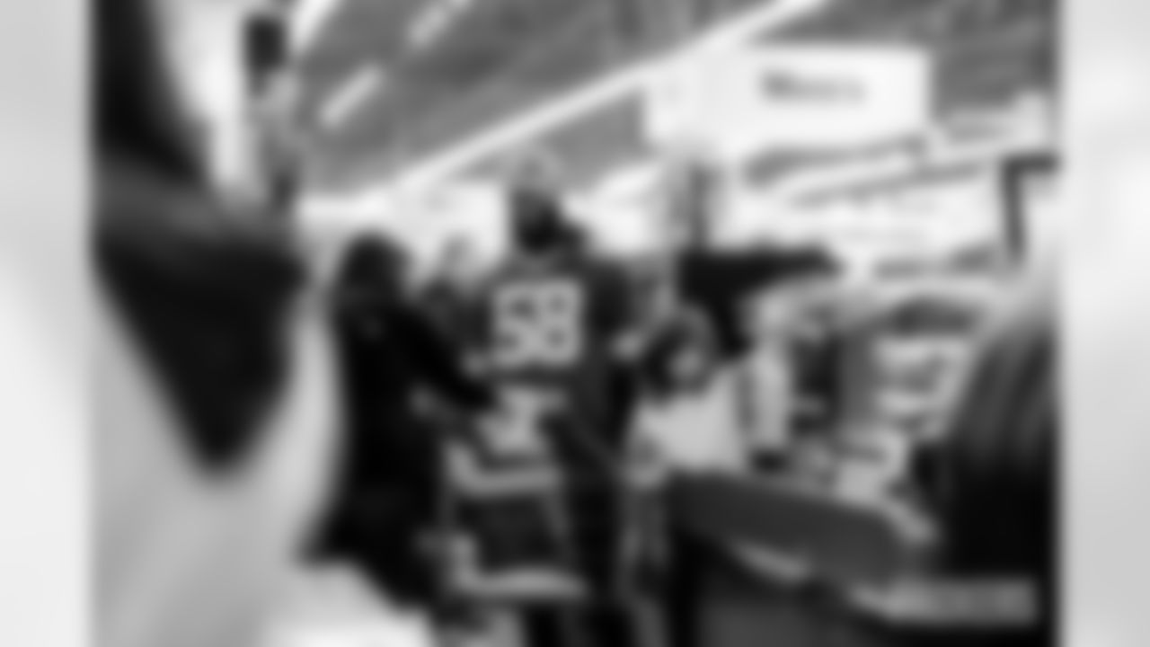 241210-Meijer-Shopping-A-EP-022