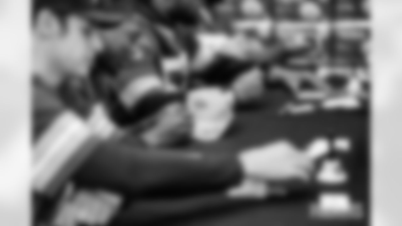 251215_Salvation Army autograph signing_ES_00596