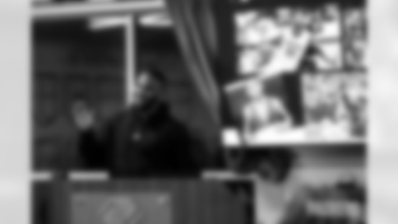 251118_Micah Parsons Boys and Girls Club Visit_MM_0502