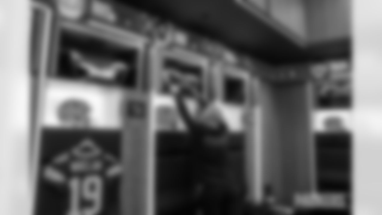 251227_Locker_Room_Equipment-24