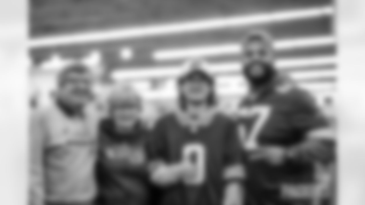 251209_Meijer Shopping_MM_0378