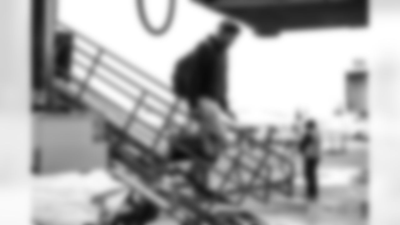 251219_Players arrive in Chicago_MM_0008