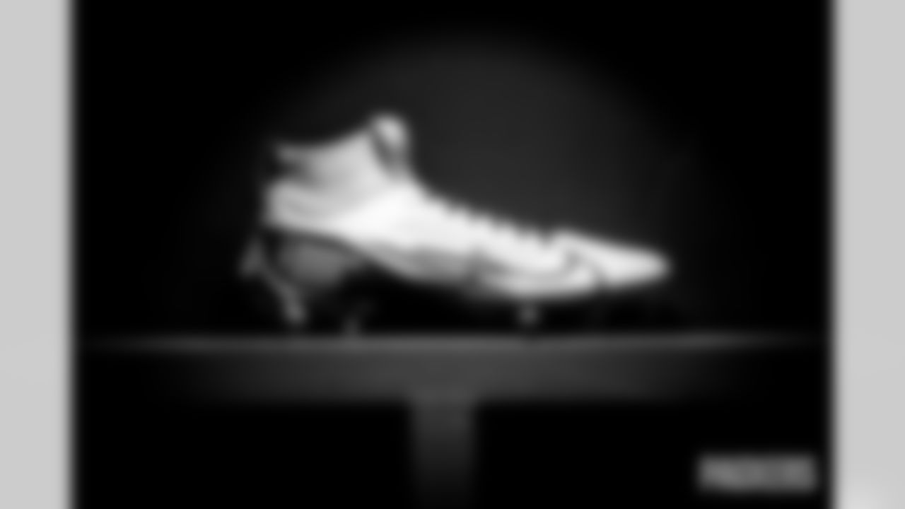 QB Malik Willis (Cause: American Cancer Society)