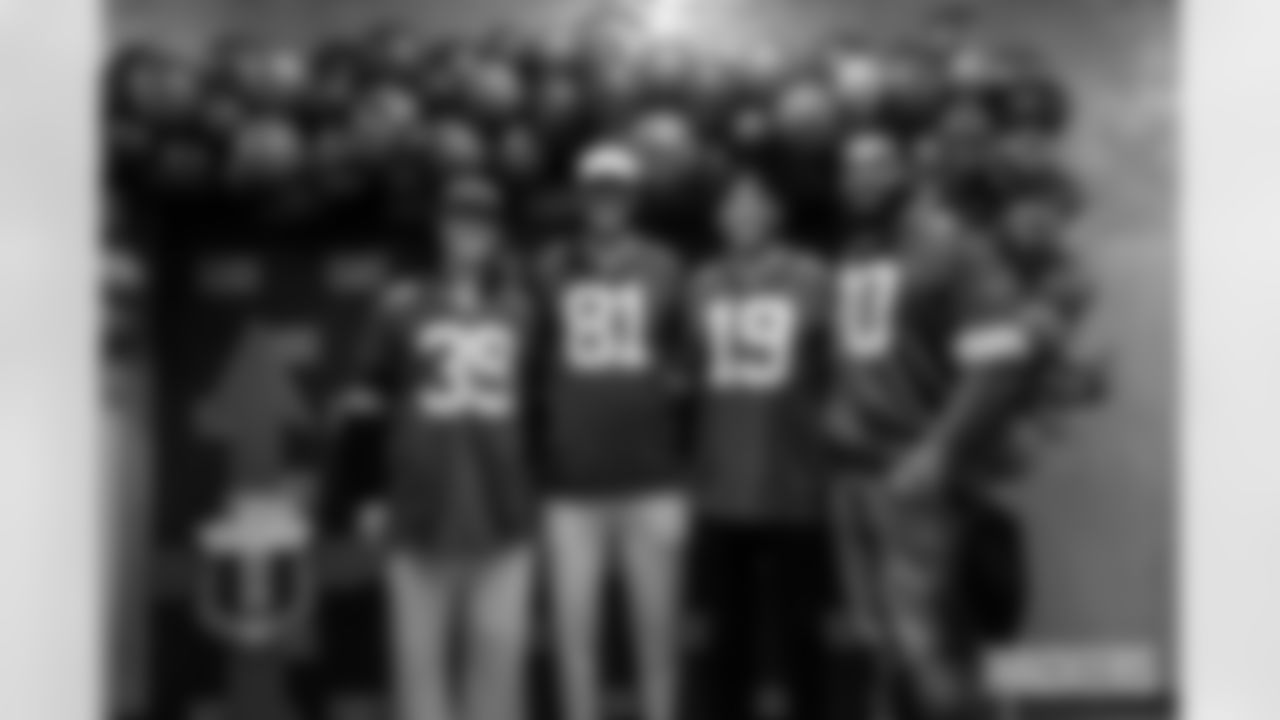 251024_Salute to Service USO Event_MM_3839