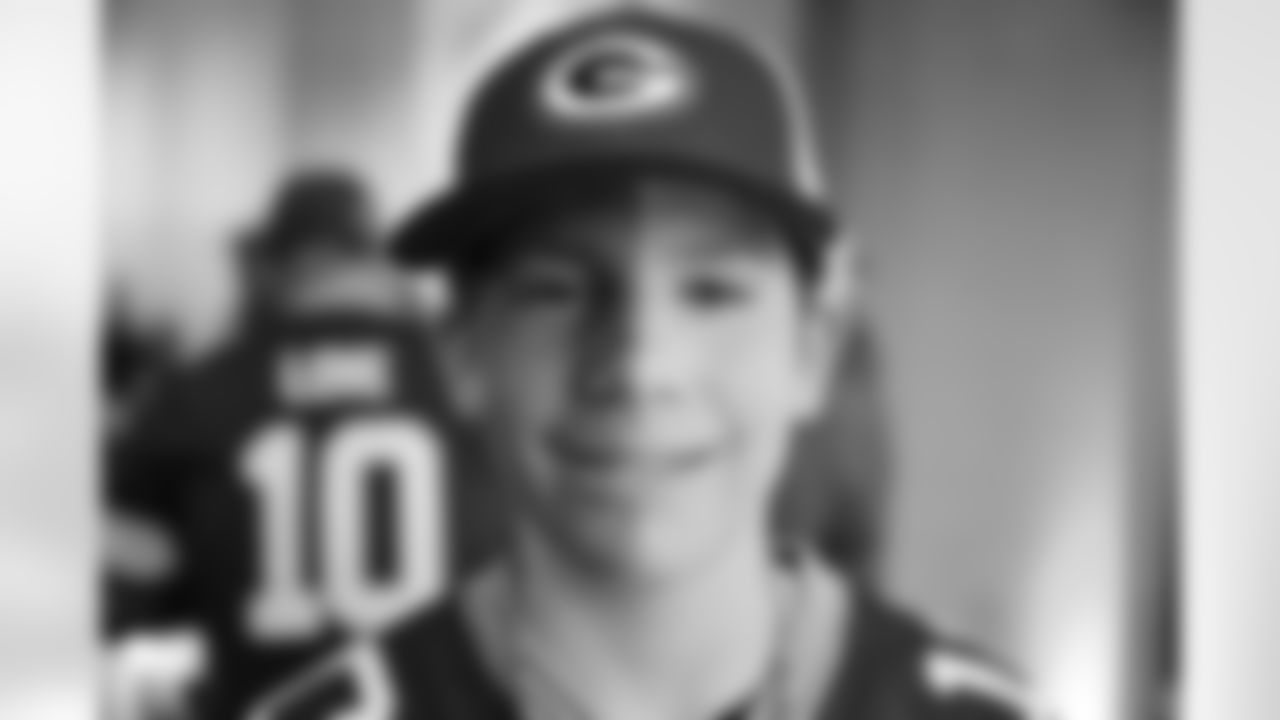 091125_GreenBayPackersHuddleBRLO_DD_19