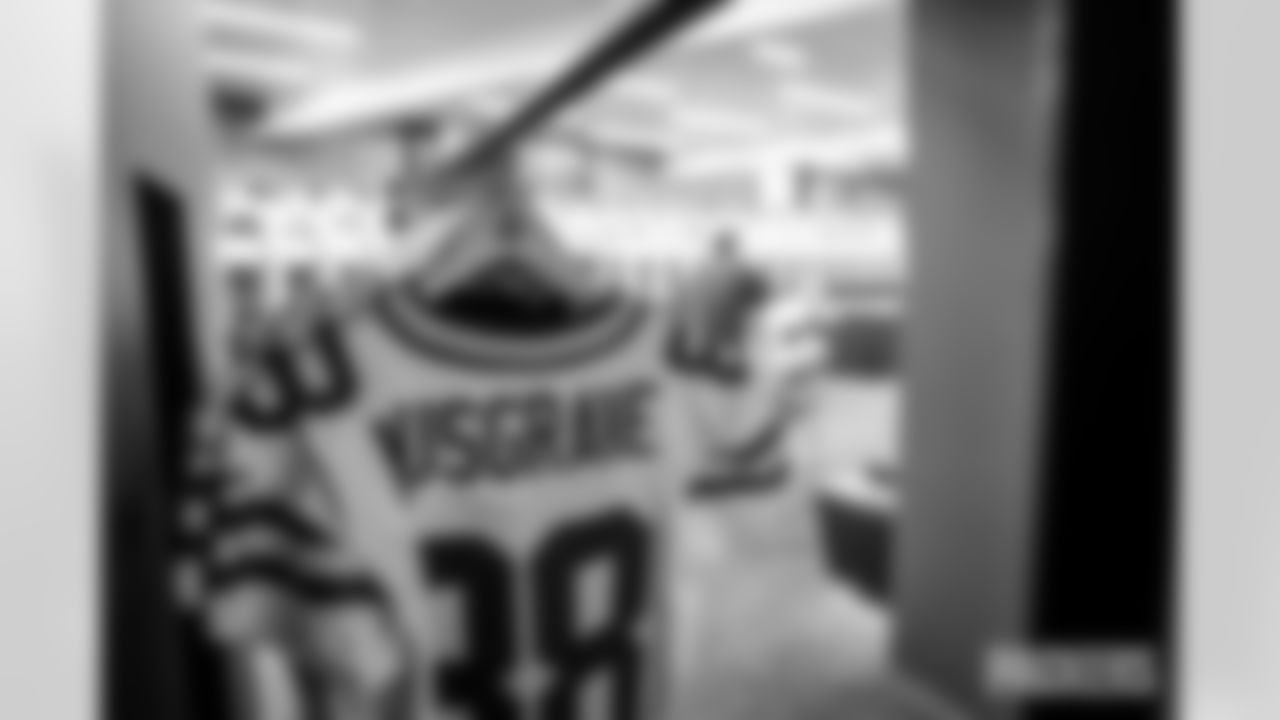 250823-locker-room-bobber-008