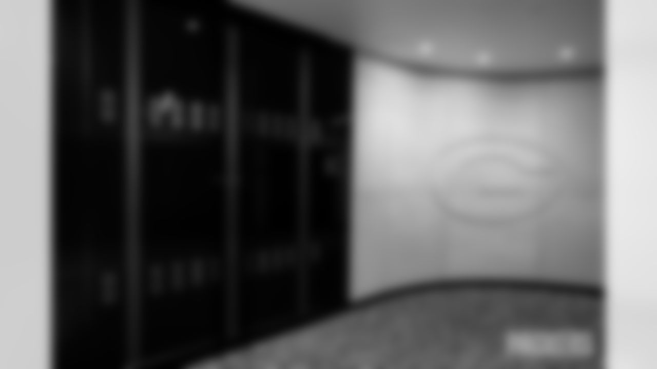 250722-LockerRoom-ES-050