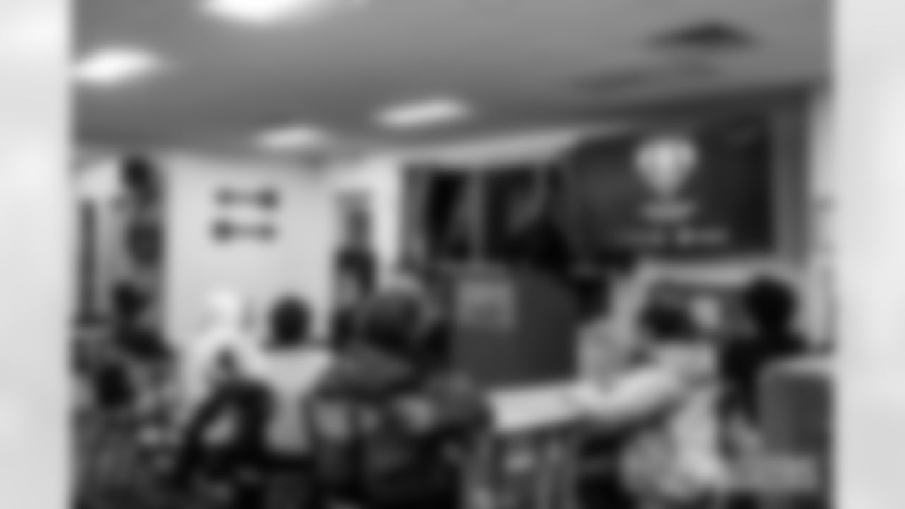 251118_Micah Parsons Boys and Girls Club Visit_MM_0091