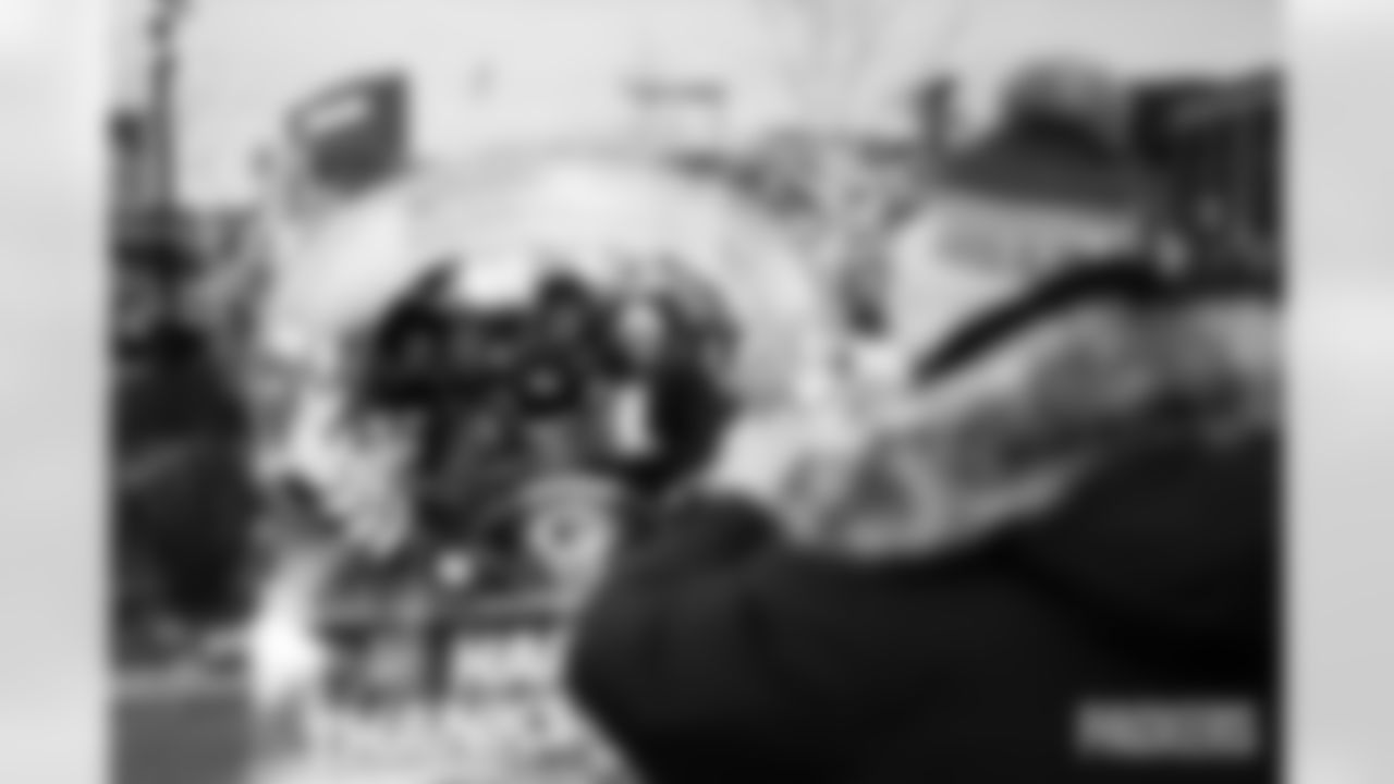 packers-dolphins-fans-A-KB-006