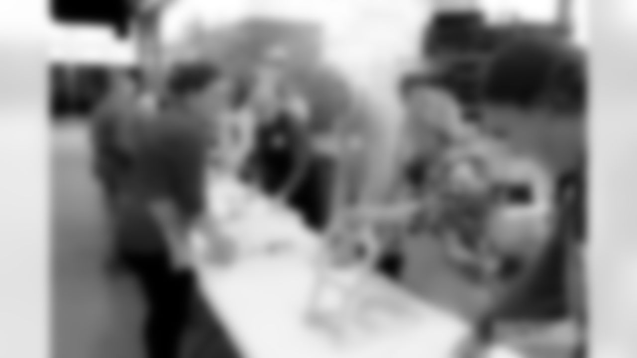231122-thanksgiving-edits-martens15