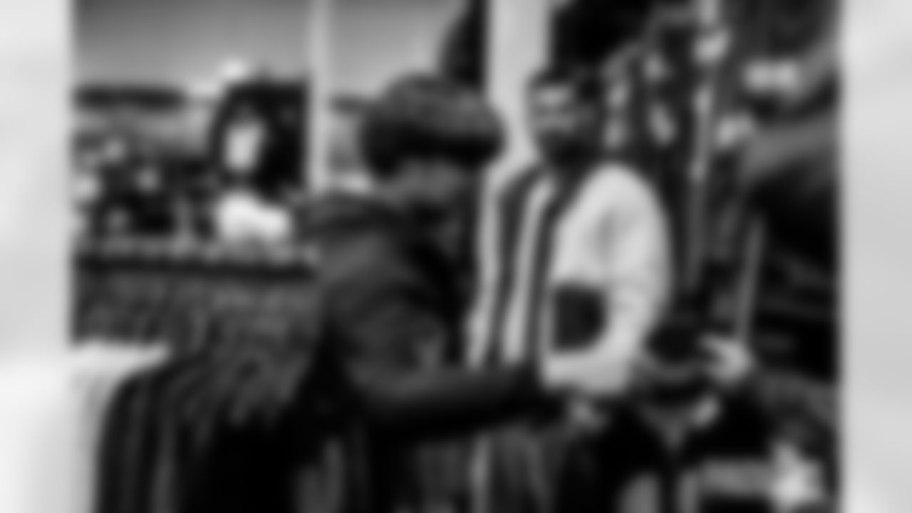 251202_Shop with a Pro_ES_00734