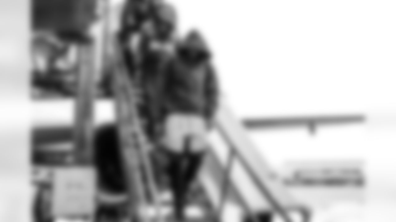 251219_Players arrive in Chicago_MM_0087