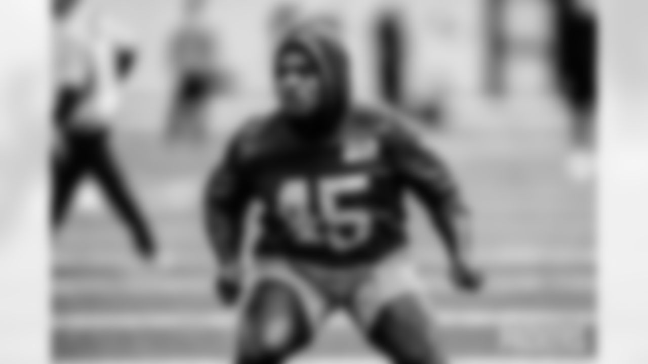 45 - DL Collin Oliver