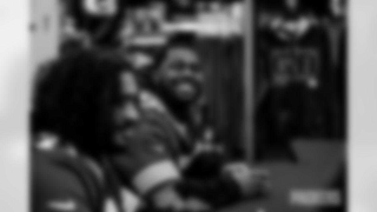 251117_Salvation Army autograph signing_ES_00012