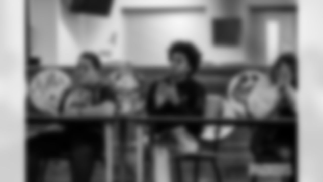 251118_Micah Parsons Boys and Girls Club Visit_MM_0315