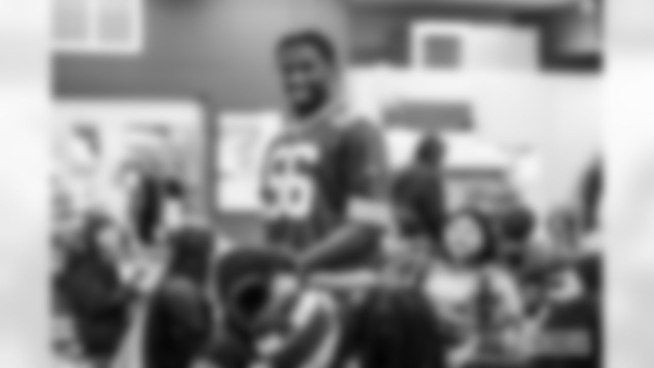 251222_Edgerrin Cooper Toy Drive_MM_0171