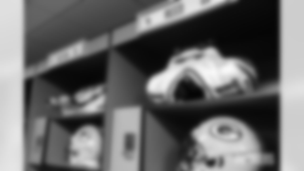 240120-locker-room-photos-batch-1-hudy06