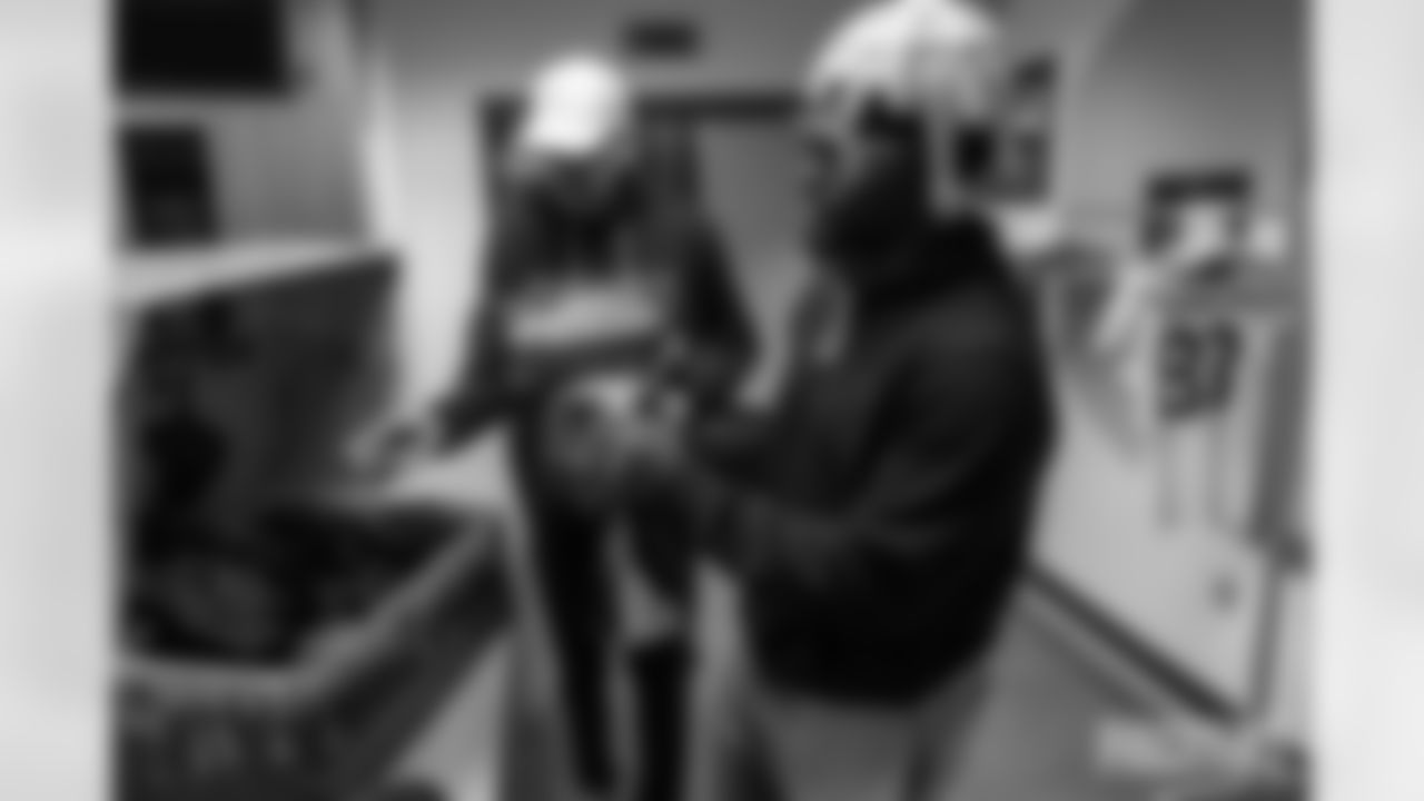 251203_Wicks_Nickelodean_Award-12