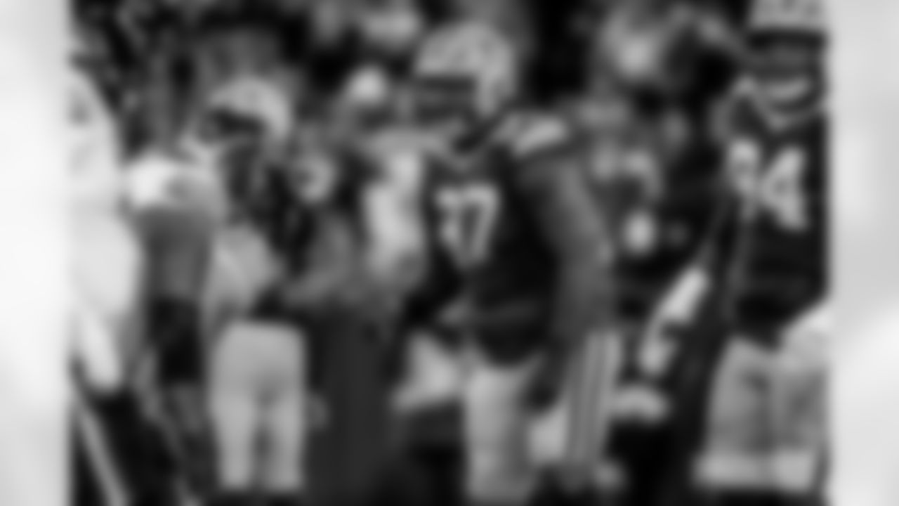 97 - DL Jordon Riley