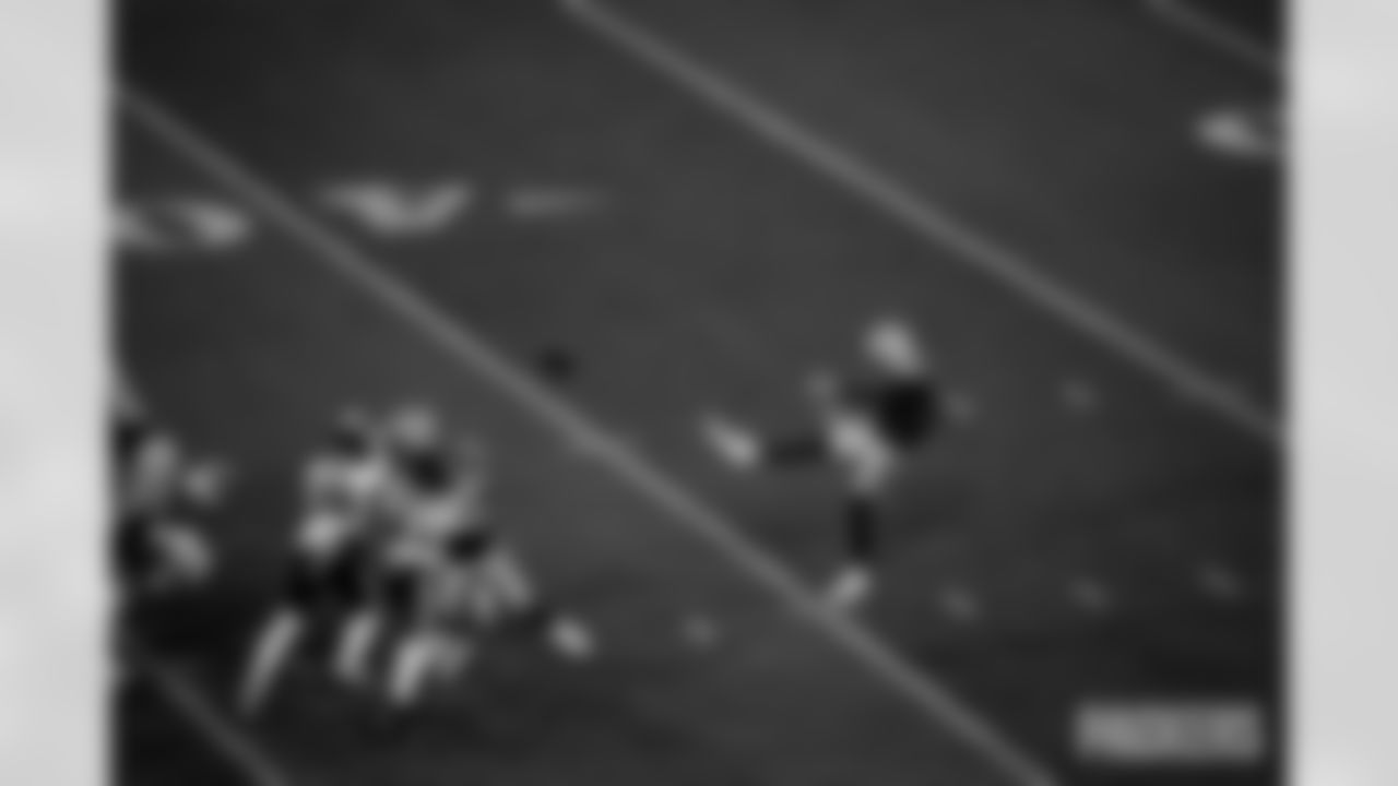 Q1_251110_WK10_Packers vs. Eagles_MM_0218