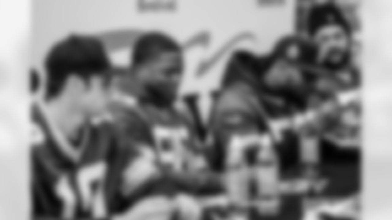 251215_Salvation Army autograph signing_ES_00767