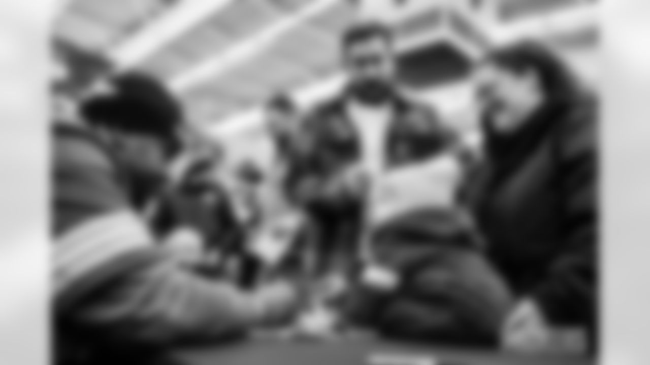 251201_Salvation Army autograph signing_MM_0408