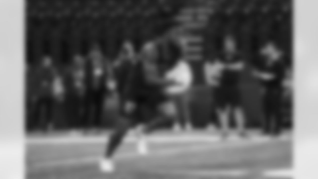 Illinois wide receiver Isaiah Williams participates in a drill during the 2024 NFL Scouting Combine on Saturday, March 2, 2024 in Indianapolis, Indiana.