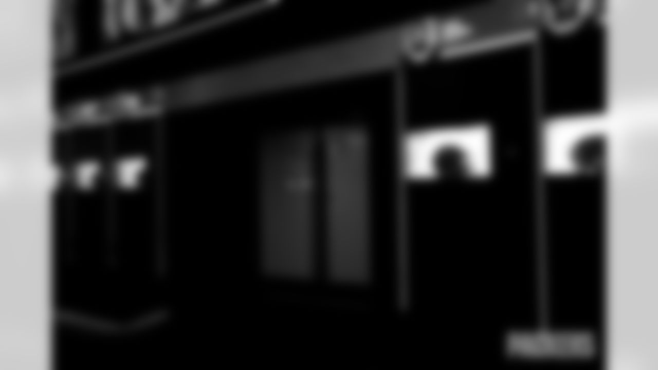 250722-LockerRoom-ES-033