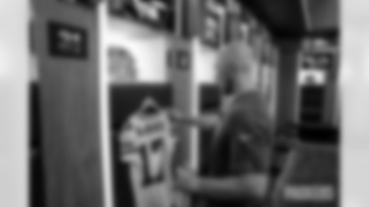 250823-locker-room-bobber-009