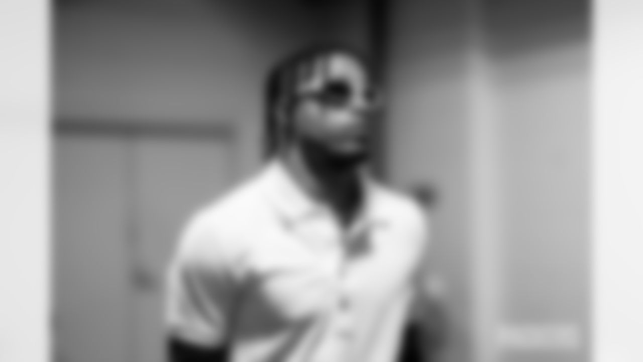 packers-titans-arrivals-A-EP-014
