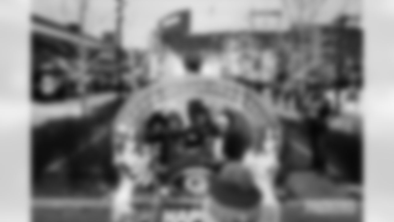 packers-dolphins-fans-A-KB-005