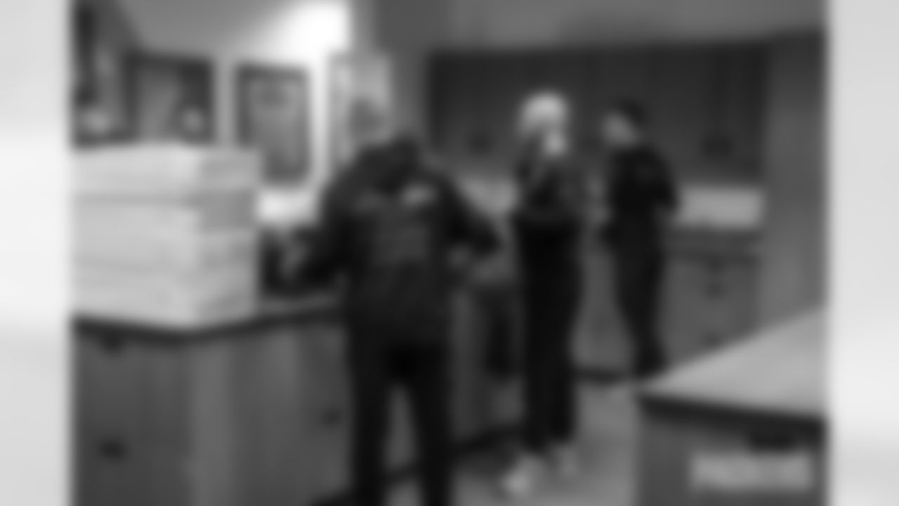 251227_Locker_Room_Equipment-19