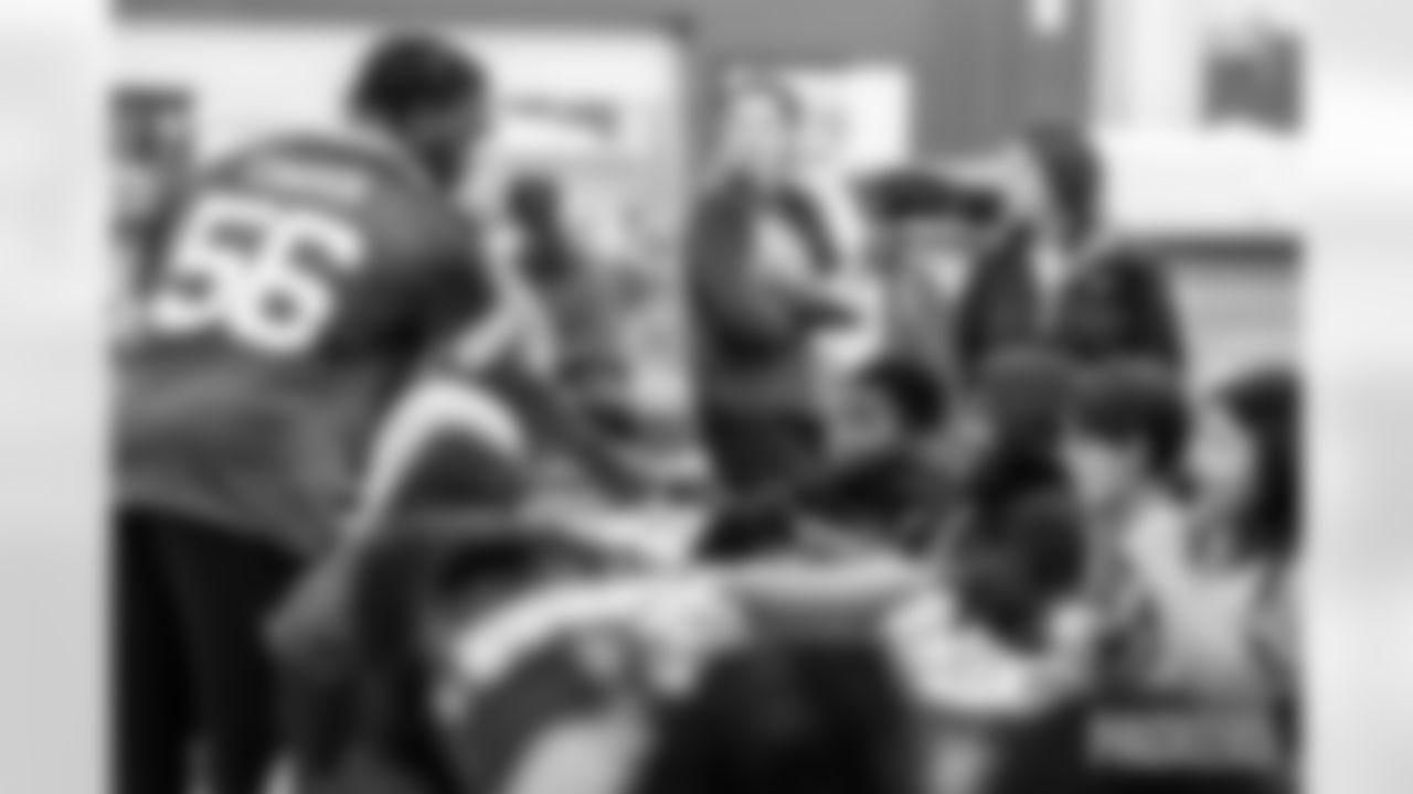 251222_Edgerrin Cooper Toy Drive_MM_0172