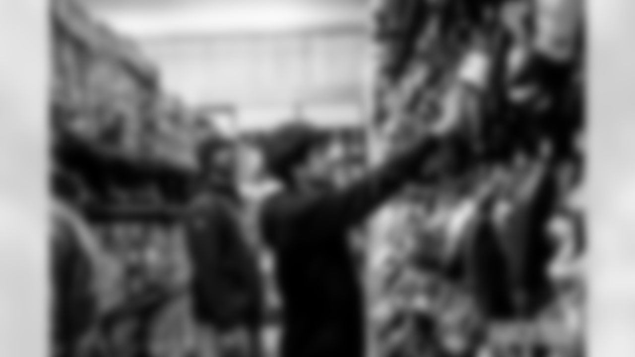 251202_Shop with a Pro_ES_01014