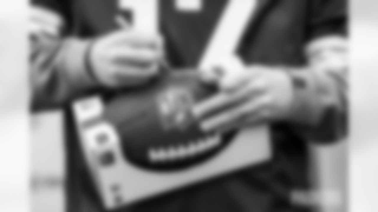 251201_Salvation Army autograph signing_MM_1720